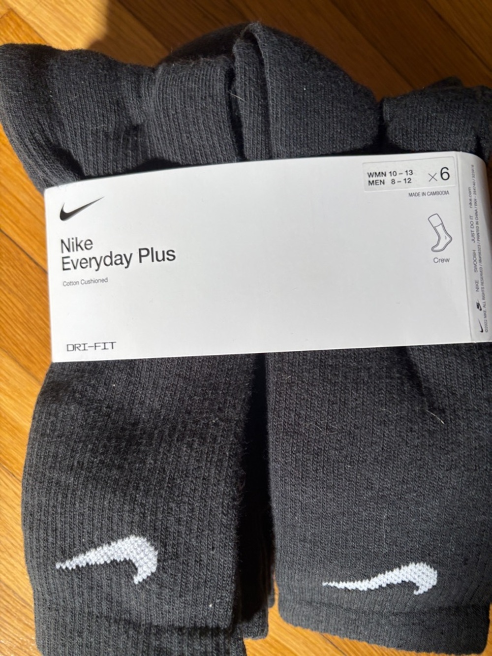 Nike Everyday Plus Men's Crew Socks - Black with White Swoosh